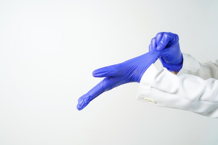 How to Choose the Best Surgical Gloves for Sensitive Skin in 2024